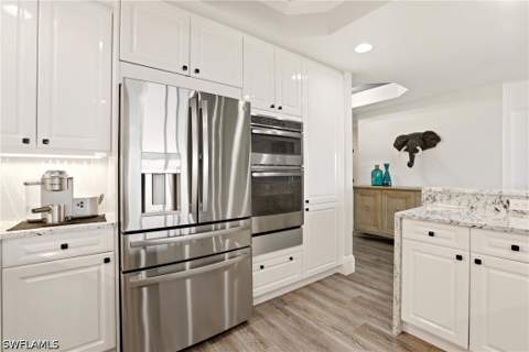 425 Cove Tower Dr 1002, Naples FL - photo 10 of 40