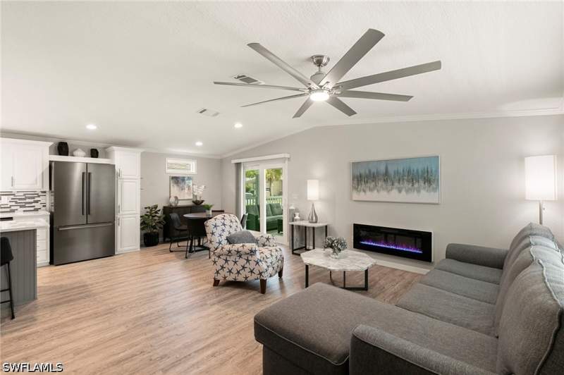 2 bedroom ManufacturedHome at 1366 Diamond Lake Cir, Silver Lakes, Naples — photo 4