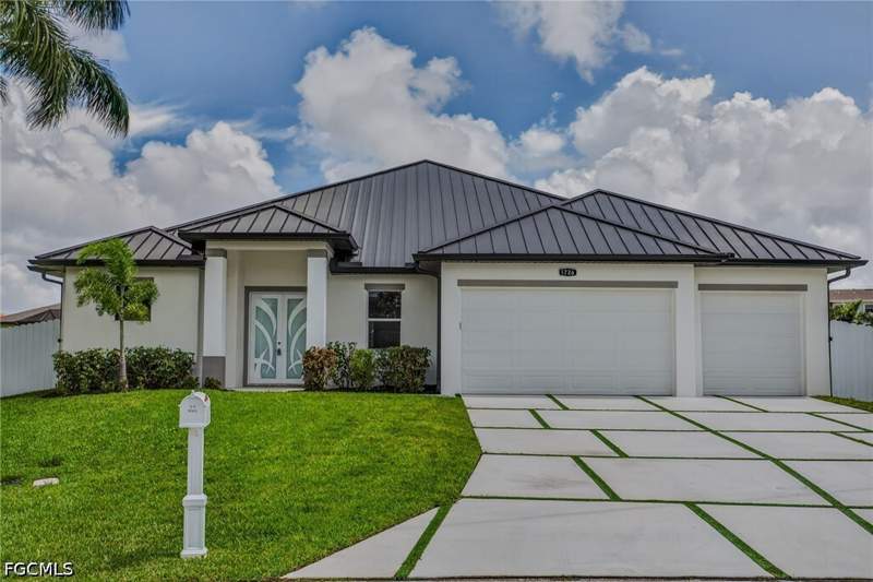 4 bedroom SingleFamilyResidence at 1726 SW 36th Ter, Cape Coral, Cape Coral — photo 2