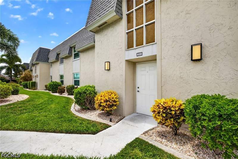 2 bedroom Condominium at 4108 SE 19th Ave 206, Cape Coral, Cape Coral — photo 3