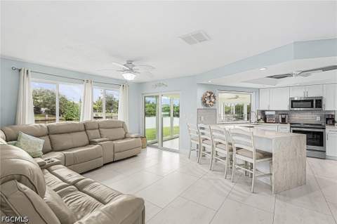 12088 Boat Shell Dr, Matlacha Isles FL - photo 10 of 29