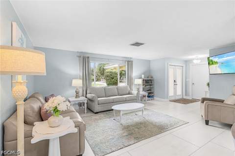 12088 Boat Shell Dr, Matlacha Isles FL - photo 6 of 29