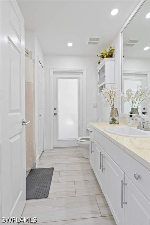 9052 Cypress Dr N, Fort Myers FL - photo 6 of 37