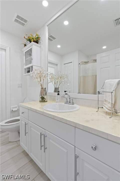 9052 Cypress Dr N, Fort Myers FL - photo 7 of 37