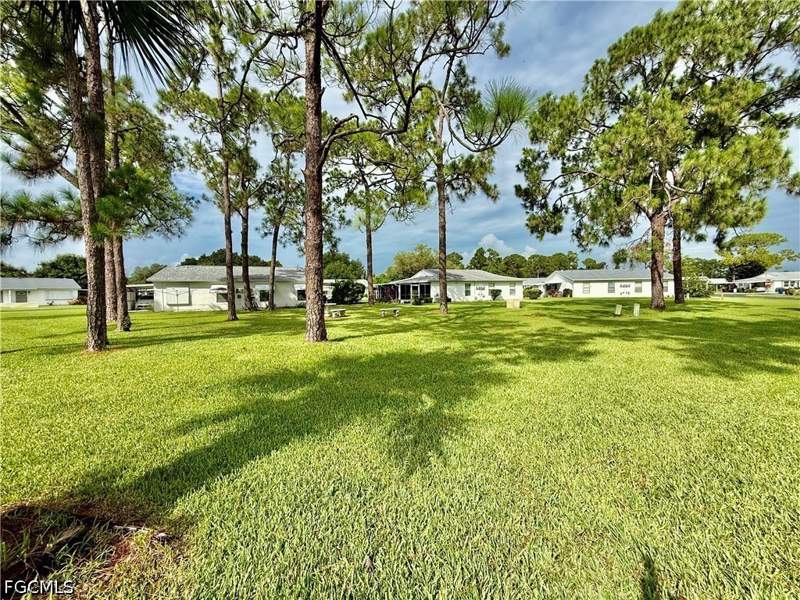 2 bedroom Attached at 36 Heath Aster Ln, Pinewood Condominium, Lehigh Acres — photo 4