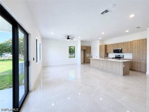 2212 NE 39th Ter, Cape Coral FL - photo 13 of 23
