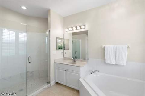 6561 Autumn Woods Blvd, Naples FL - photo 17 of 47
