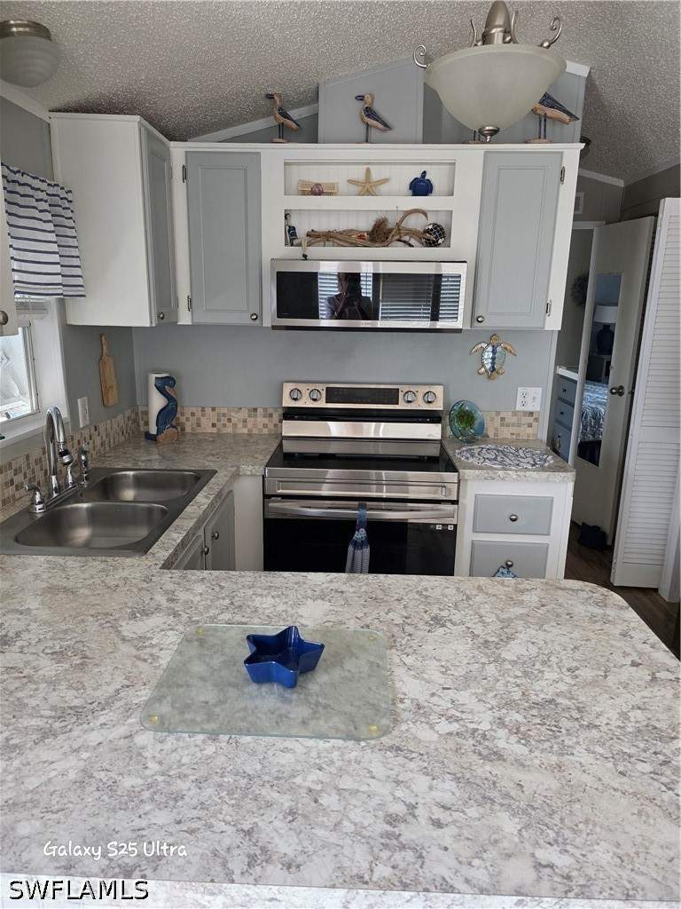 1 bedroom ManufacturedHome at 101 Limetree Park Dr, Limetree Park, Bonita Springs — photo 3