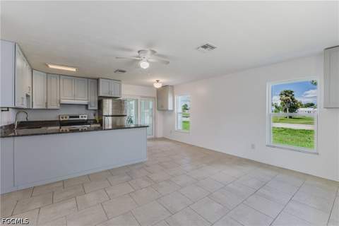 16593 Davis Rd, Fort Myers FL - photo 7 of 31