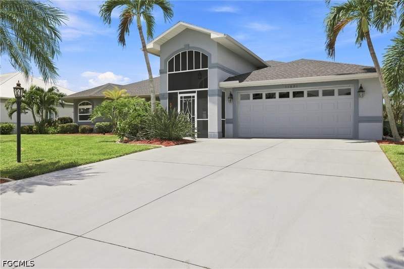 4 bedroom SingleFamilyResidence at 11891 Princess Grace Ct, Royal Tee Country Club Estates, Cape Coral — photo 2