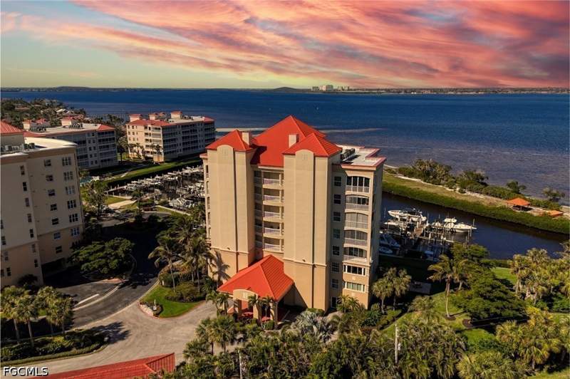 3 bedroom Condominium at 15100 Harbour Isle Dr 701, Harbour Isle Yacht And Racquet Club Condo, Fort Myers — photo 2