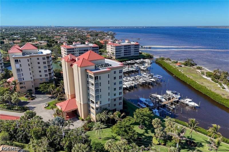 3 bedroom Condominium at 15100 Harbour Isle Dr 701, Harbour Isle Yacht And Racquet Club Condo, Fort Myers — photo 3