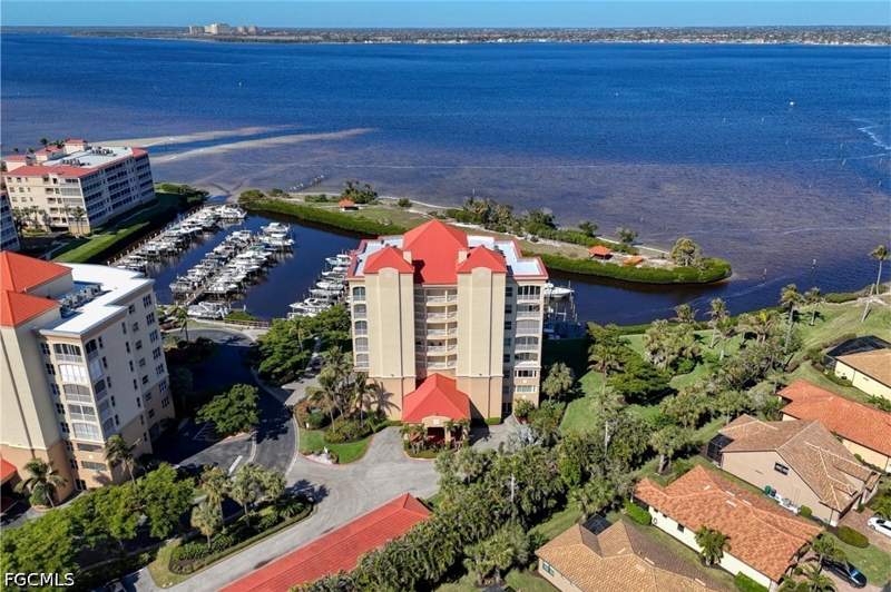 3 bedroom Condominium at 15100 Harbour Isle Dr 701, Harbour Isle Yacht And Racquet Club Condo, Fort Myers — photo 4