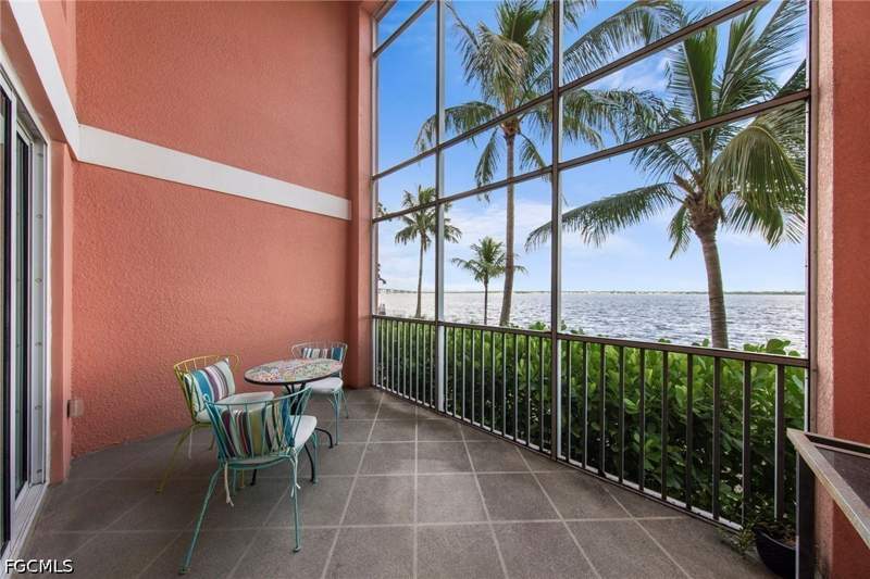 1 bedroom Condominium at 2745 1st St 106, St. Tropez, Fort Myers — photo 2