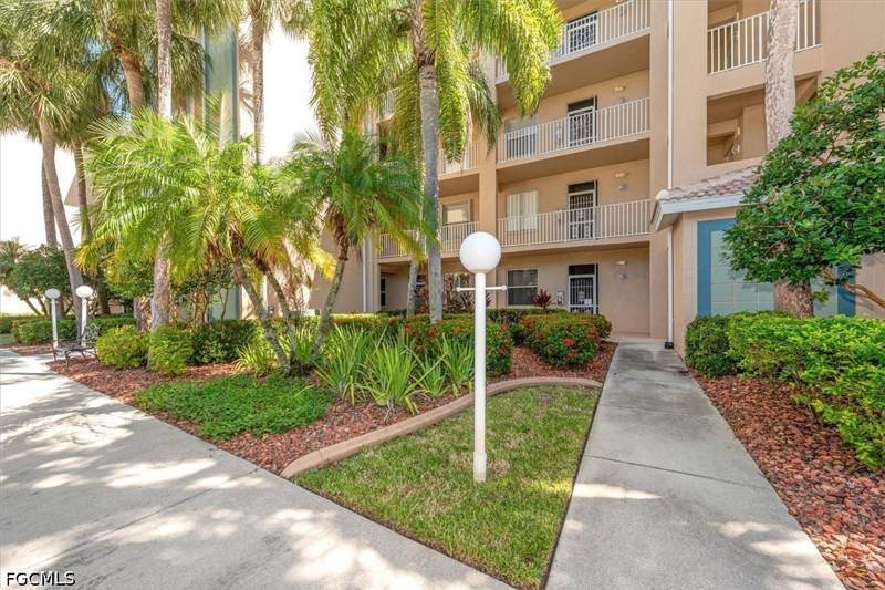2 bedroom Condominium at 14111 Brant Point Cir 2106, Terrace II, Fort Myers — photo 3