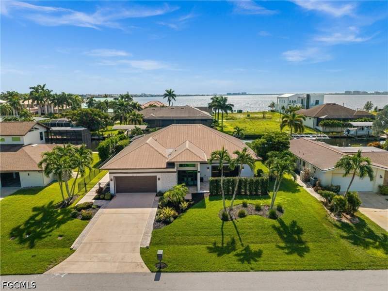 4 bedroom SingleFamilyResidence at 5815 SW 1st Pl, Cape Coral, Cape Coral — photo 3