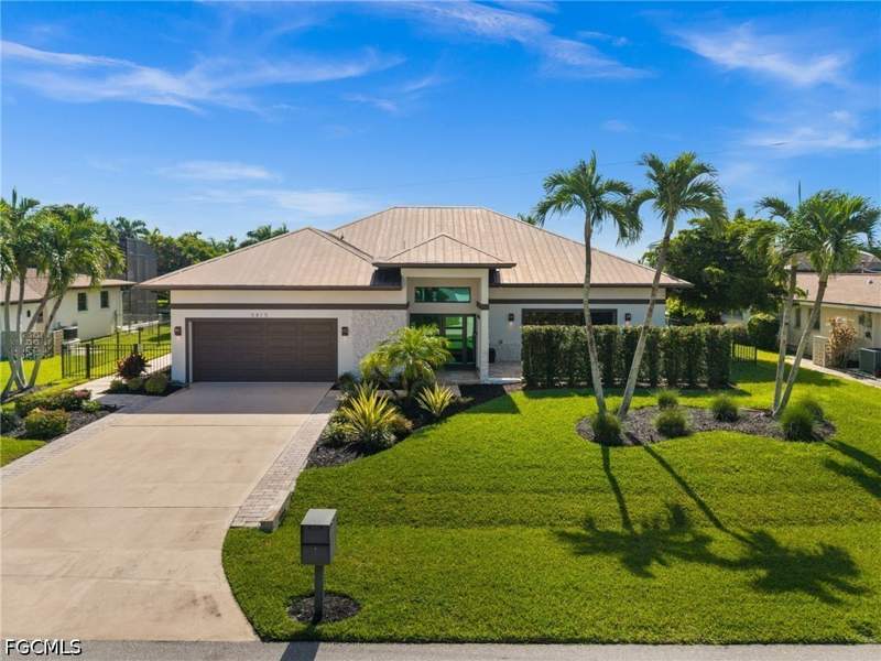 4 bedroom SingleFamilyResidence at 5815 SW 1st Pl, Cape Coral, Cape Coral — photo 4