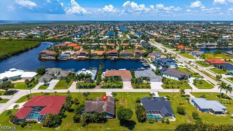 3 bedroom SingleFamilyResidence at 2816 SW 43rd Ln, Cape Coral, Cape Coral — photo 3