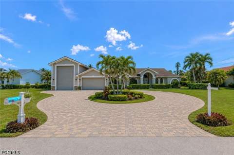 2816 SW 43rd Ln, Cape Coral FL - photo 8 of 38