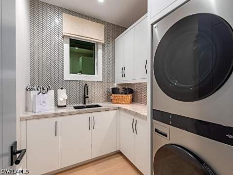 405 Neapolitan Way, Naples FL - photo 23 of 50
