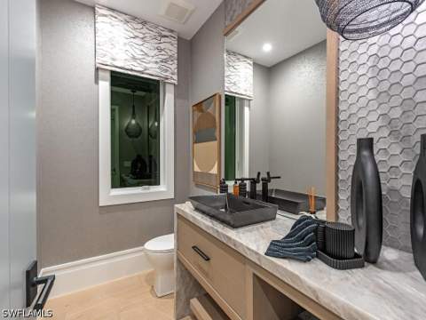 405 Neapolitan Way, Naples FL - photo 24 of 50
