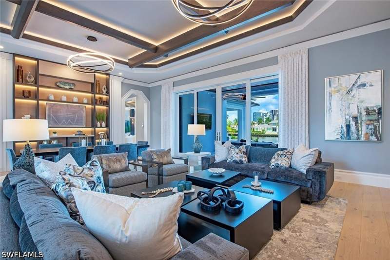 5 bedroom SingleFamilyResidence at 405 Neapolitan Way, Park Shore, Naples — photo 3