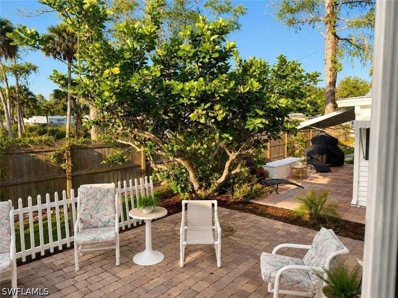 1 bedroom ManufacturedHome at 158 Cheetah Dr 158, Imperial Wilderness, Naples — photo 3