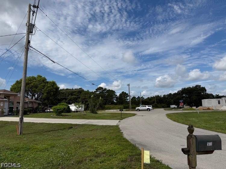 4 bedroom SingleFamilyResidence at 573 Bourse Cir, Lehigh Acres, Lehigh Acres — photo 2