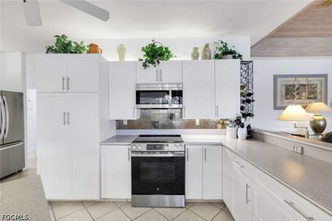 16111 Forest Oaks Dr, Fort Myers FL - photo 15 of 49