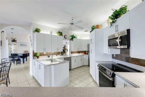 16111 Forest Oaks Dr, Fort Myers FL - photo 16 of 49