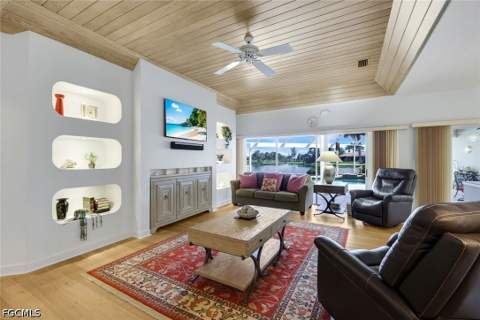 16111 Forest Oaks Dr, Fort Myers FL - photo 19 of 49