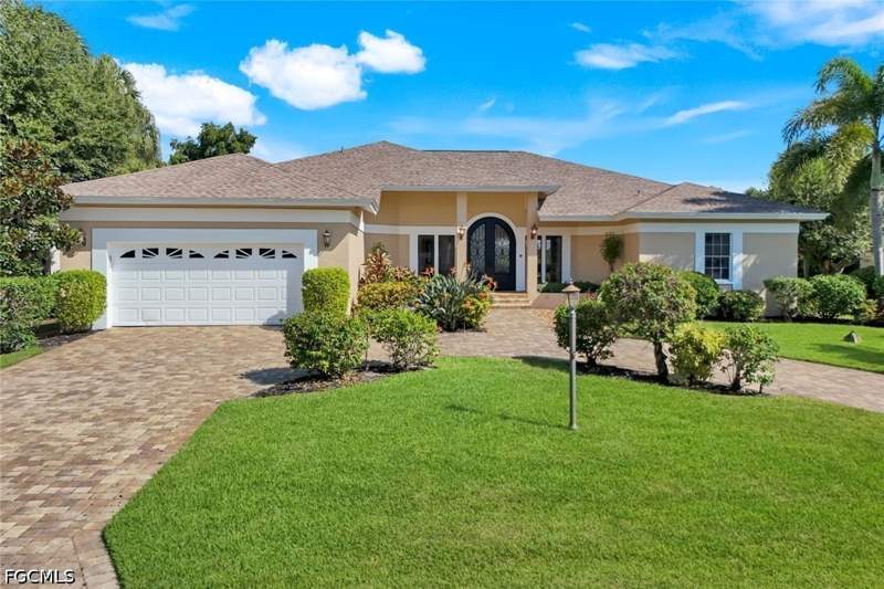 4 bedroom SingleFamilyResidence at 16111 Forest Oaks Dr, The Forest, Fort Myers — photo 2