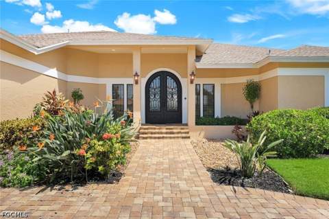 16111 Forest Oaks Dr, Fort Myers FL - photo 6 of 49