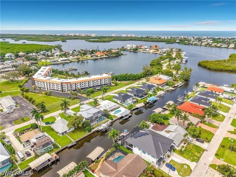 3 bedroom SingleFamilyResidence at 225 3rd St, Little Hickory Shores, Bonita Springs — photo 3
