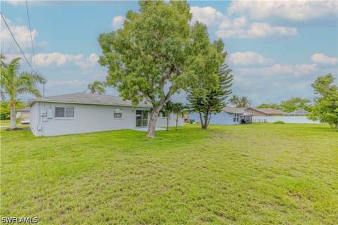 216 SE 27th Ter, Cape Coral FL - photo 18 of 21