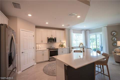 12001 Santaluz Dr 101, Fort Myers FL - photo 11 of 27