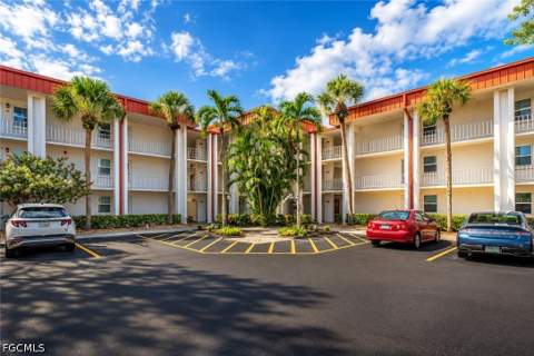 1700 Pine Valley Dr 319, Fort Myers FL - photo 17 of 33