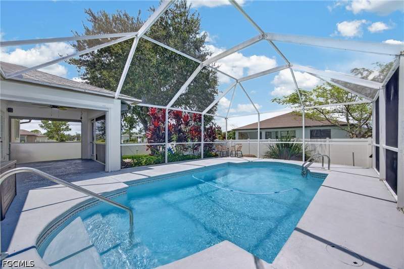 3 bedroom SingleFamilyResidence at 1821 SW 22nd Ter, Cape Coral, Cape Coral — photo 3