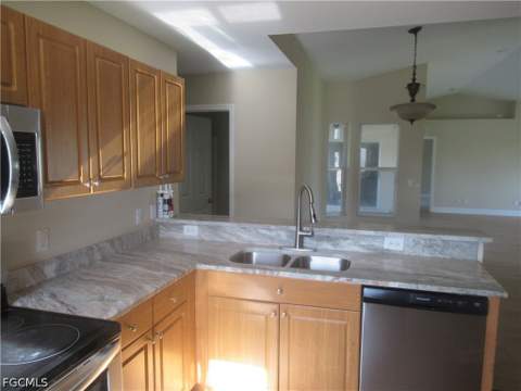 1622 NE 33rd Ter, Cape Coral FL - photo 7 of 16
