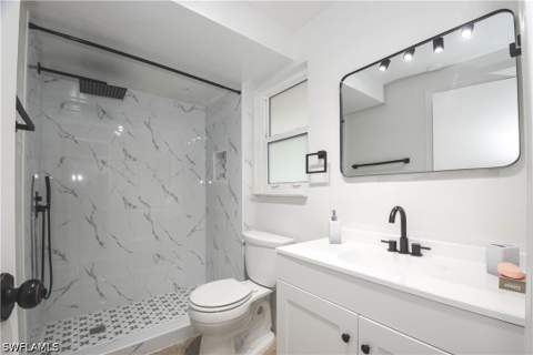 200 Turtle Lake Ct 108, Naples FL - photo 14 of 24