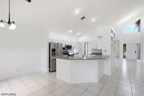 17841 Bermuda Dunes Dr, Fort Myers FL - photo 10 of 41