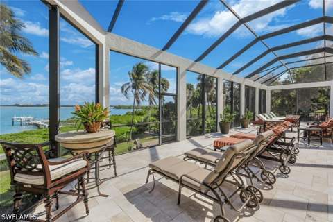 831 Caxambas Dr, Marco Island FL - photo 12 of 44