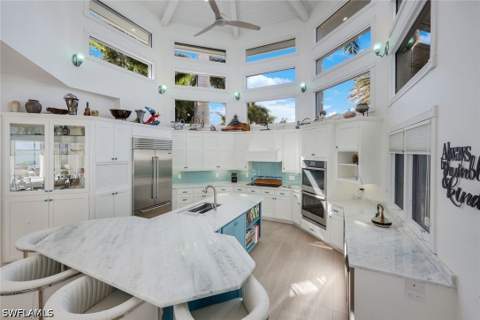 831 Caxambas Dr, Marco Island FL - photo 20 of 44