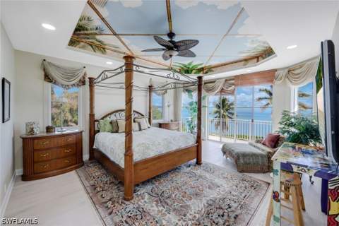 831 Caxambas Dr, Marco Island FL - photo 9 of 44