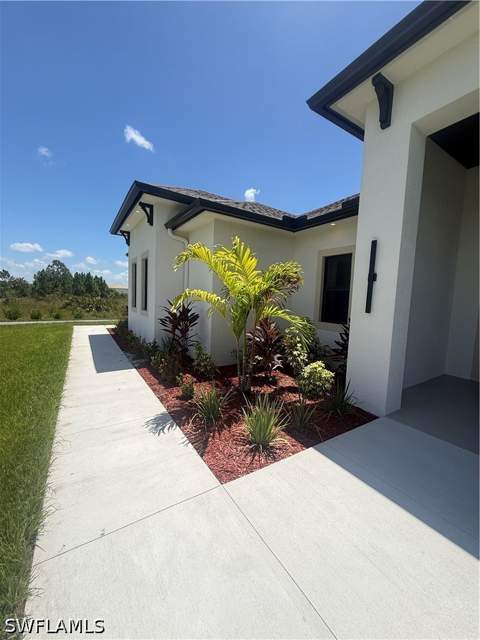 3672 68th Ave NE, Naples FL - photo 6 of 24