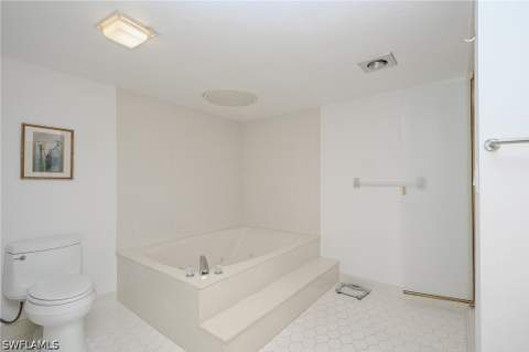 5601 Turtle Bay Dr 1203, Naples FL - photo 15 of 42