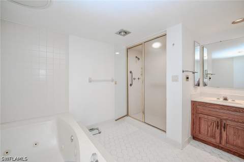 5601 Turtle Bay Dr 1203, Naples FL - photo 16 of 42