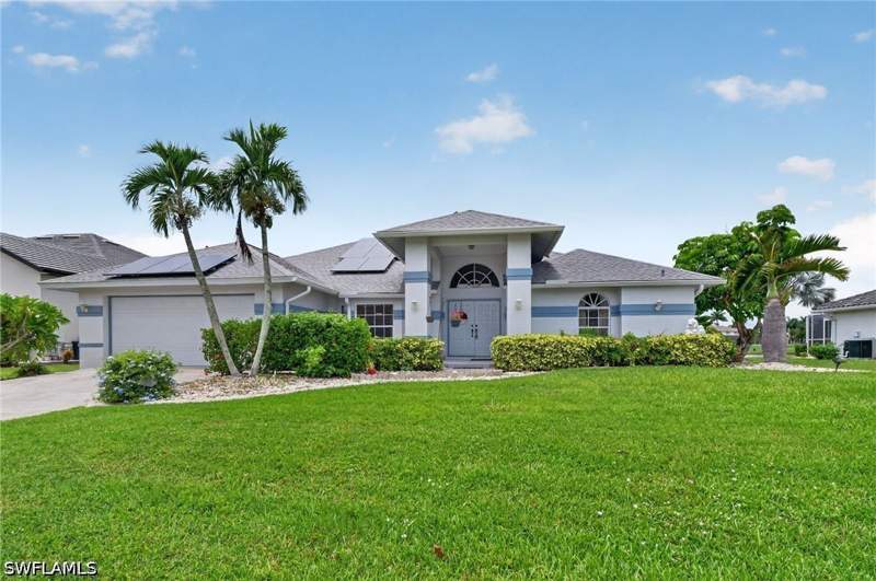 3 bedroom SingleFamilyResidence at 11931 King James Ct, Royal Tee Country Club Estates, Cape Coral — photo 2