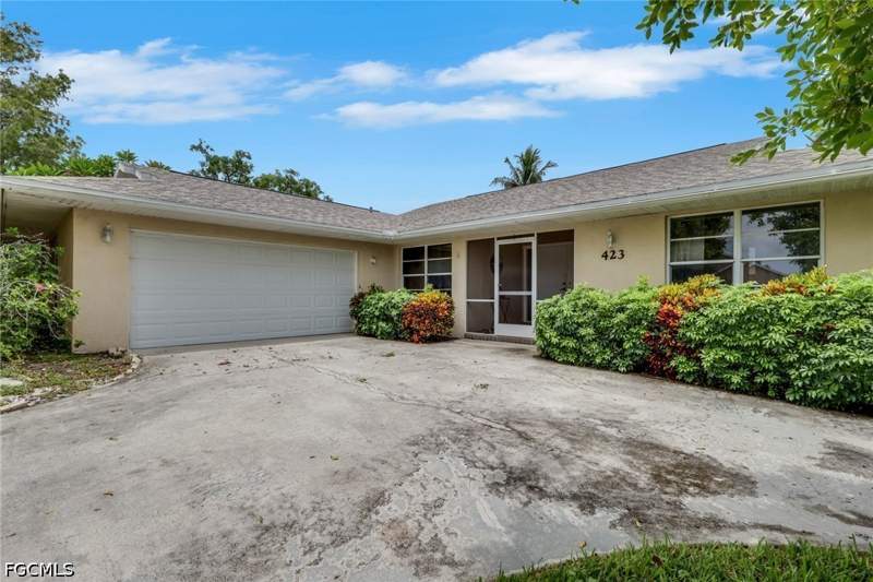 3 bedroom SingleFamilyResidence at 423 SW 39th St, Cape Coral, Cape Coral — photo 2