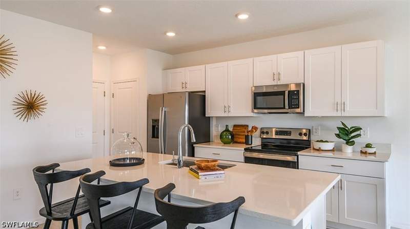 3 bedroom SingleFamilyResidence at 6512 Equinox Ln, Solena, North Fort Myers — photo 2
